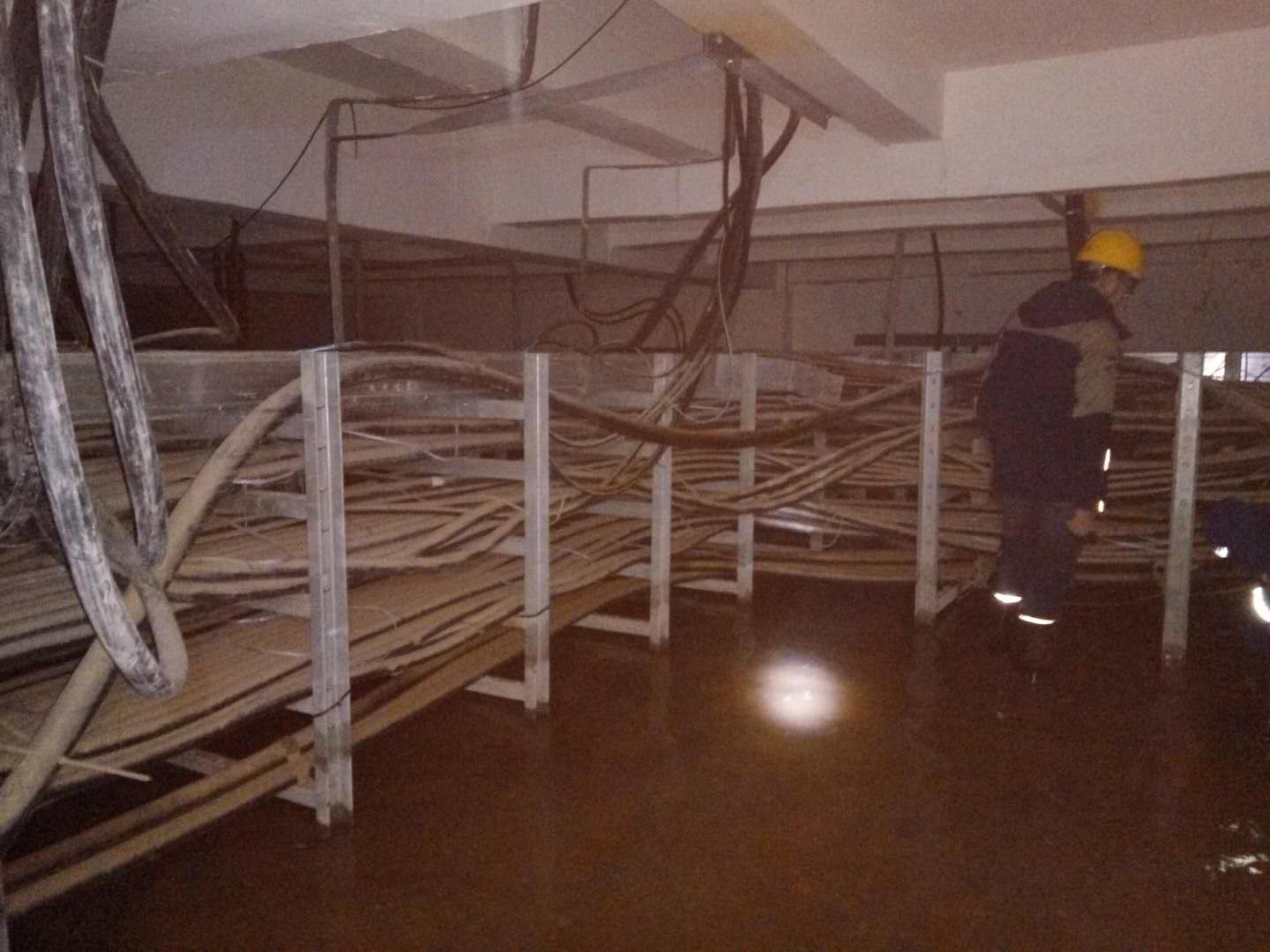 ���F����|�ܵ��ܷ���ҵ�ԇ�c���b